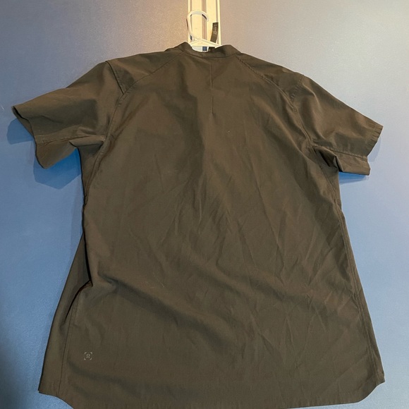 Lulu Breathe easy button up - Picture 4 of 4